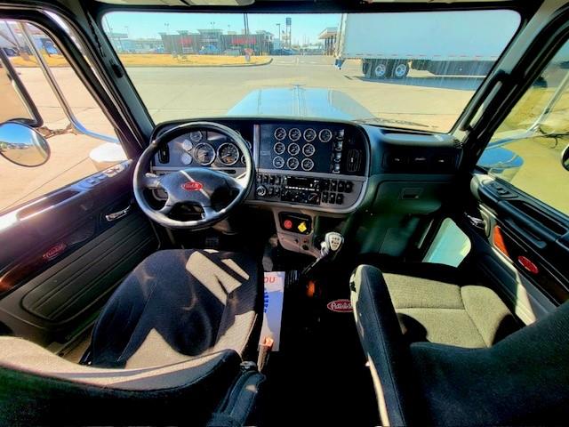 2022 Peterbilt 389-13