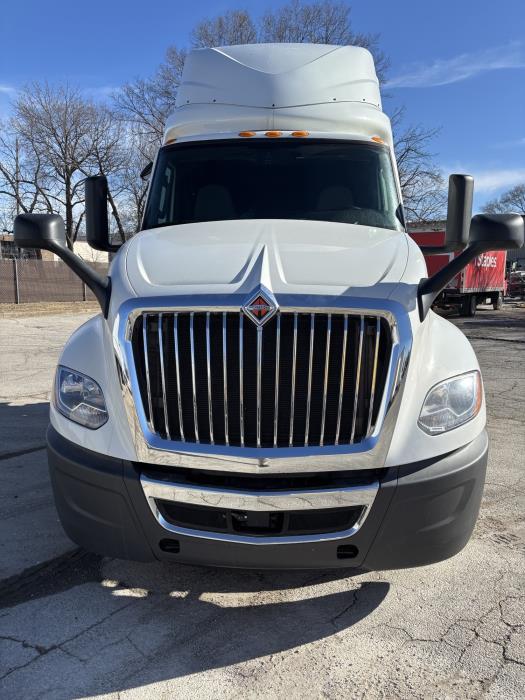 2022 International LT625-7