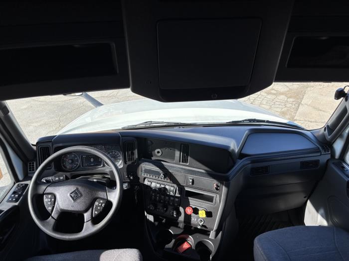 2022 International LT625-10