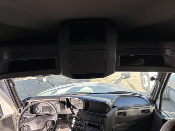 2022 International LT625-18