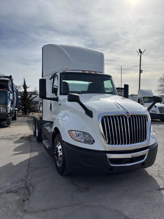 2021 International LT625-8