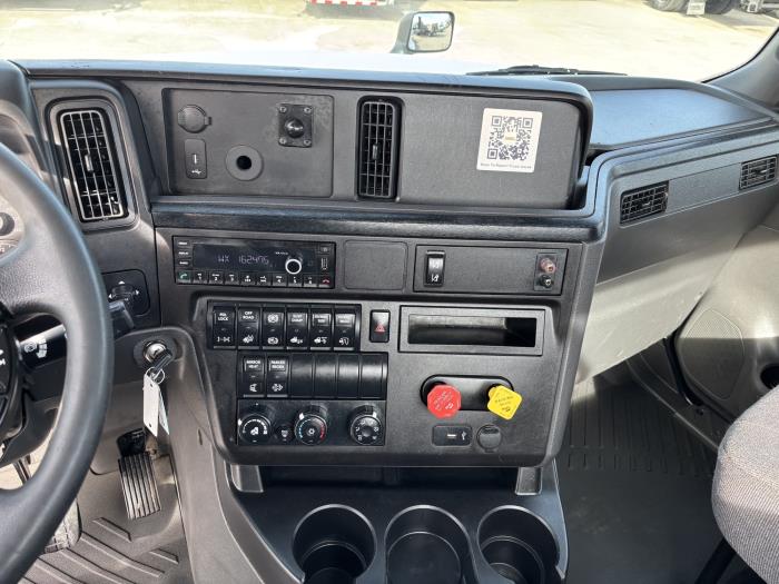 2021 International LT625-18