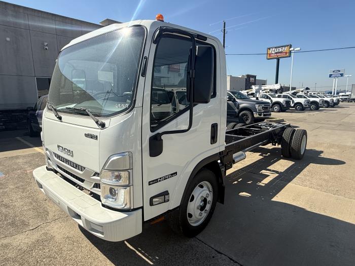 2026 Isuzu NPR-HD-1