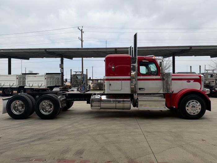 2027 Peterbilt 589-7