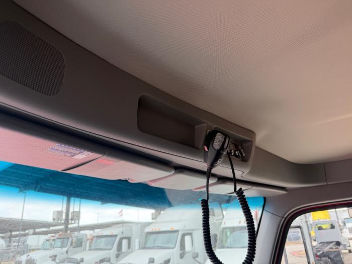 2027 Peterbilt 589-12