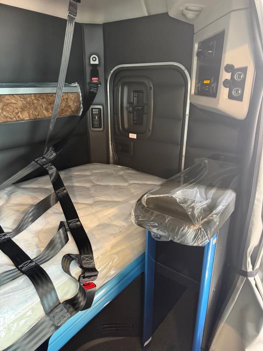 2027 Peterbilt 589-14