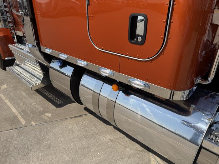 2026 Peterbilt 589-12