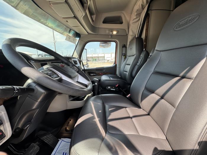 2026 Peterbilt 589-18