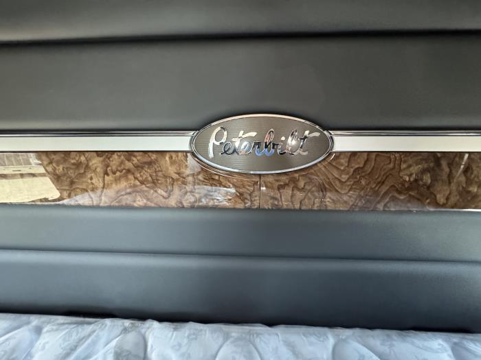 2026 Peterbilt 589-20