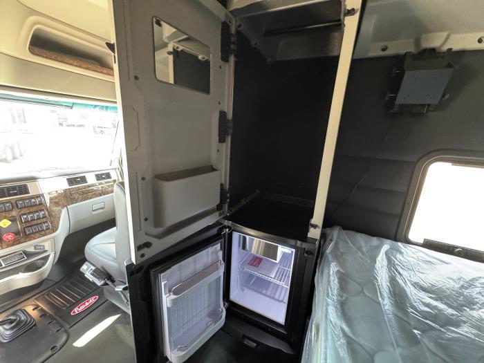 2026 Peterbilt 589-23