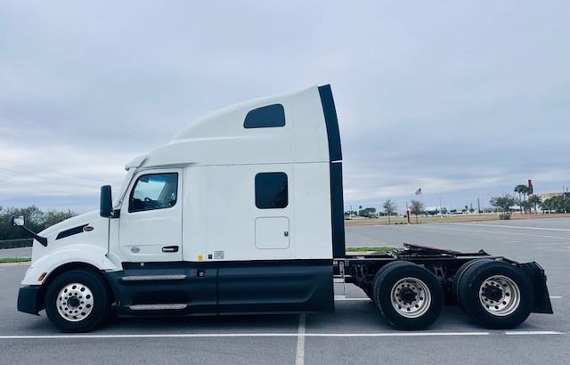2021 Peterbilt 579-8