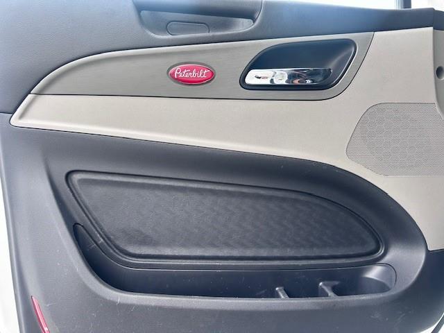 2021 Peterbilt 579-9