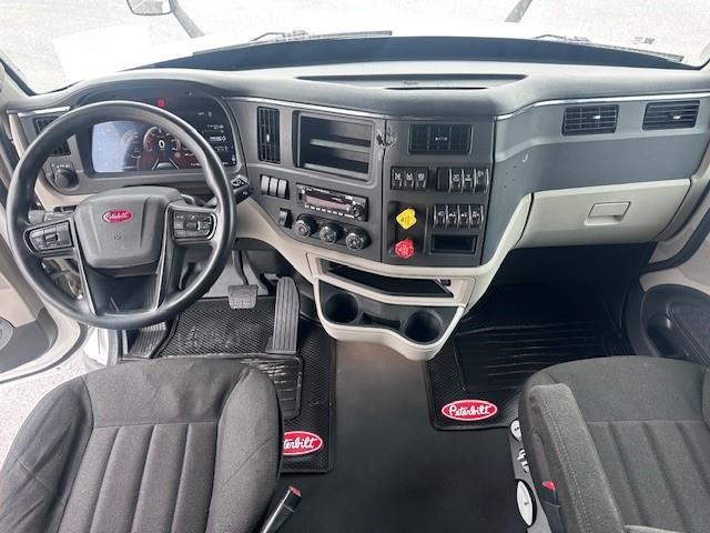 2021 Peterbilt 579-12