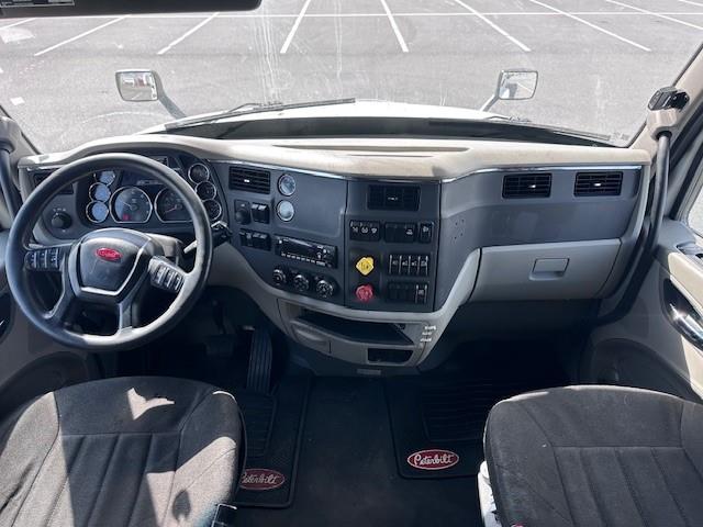 2021 Peterbilt 579-12