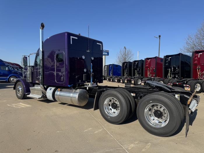 2027 Peterbilt 589-3