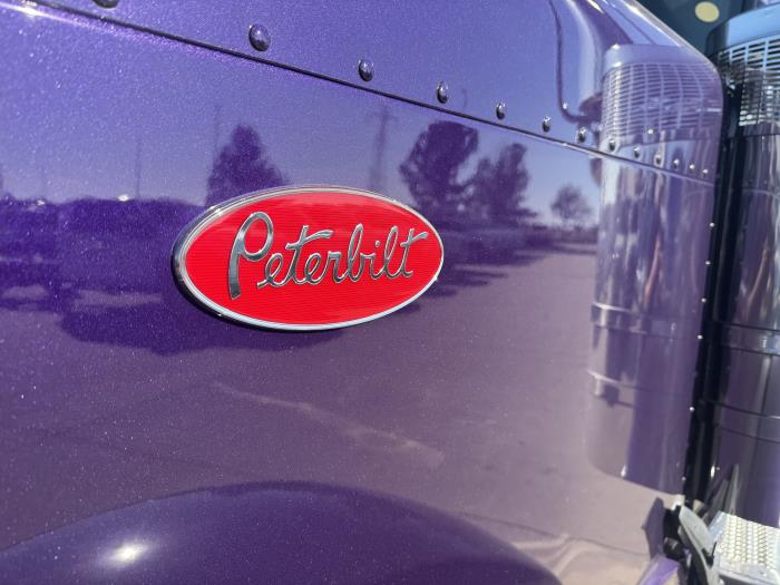 2027 Peterbilt 589-4
