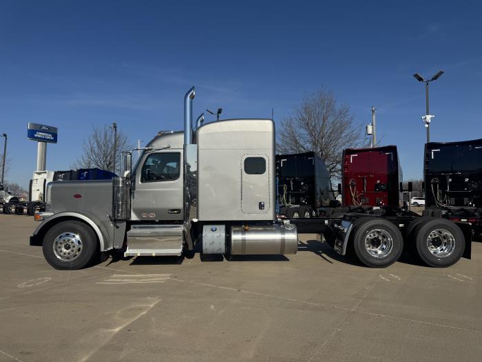 2027 Peterbilt 589-2