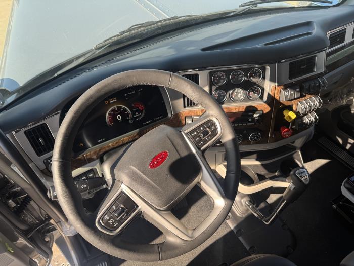 2027 Peterbilt 589-5