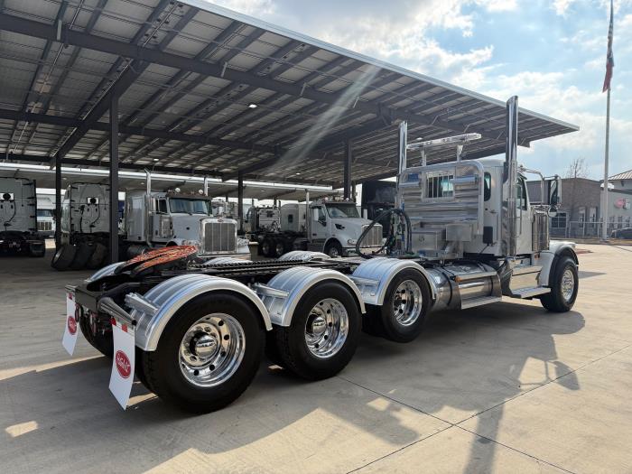 2026 Peterbilt 589-6