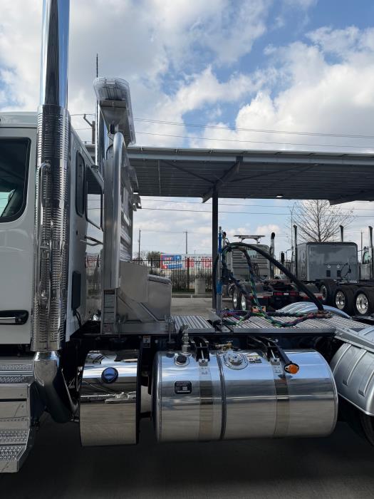 2026 Peterbilt 589-12