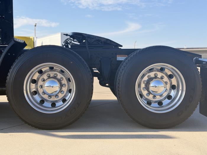 2021 Freightliner Cascadia-11