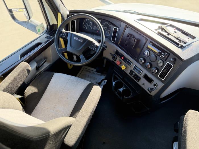 2021 Freightliner Cascadia-23
