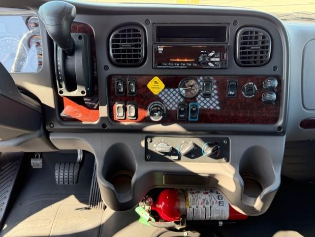 2021 Freightliner Business Class M2 106-13