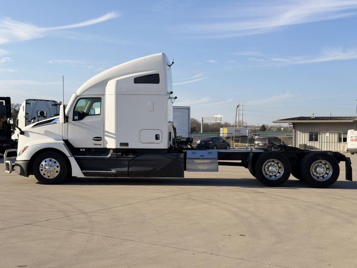 2023 Kenworth T680-8