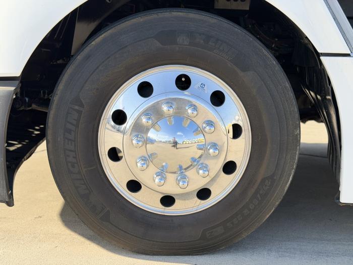 2023 Kenworth T680-28