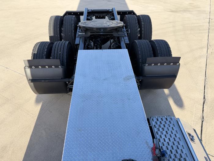 2023 Kenworth T680-29