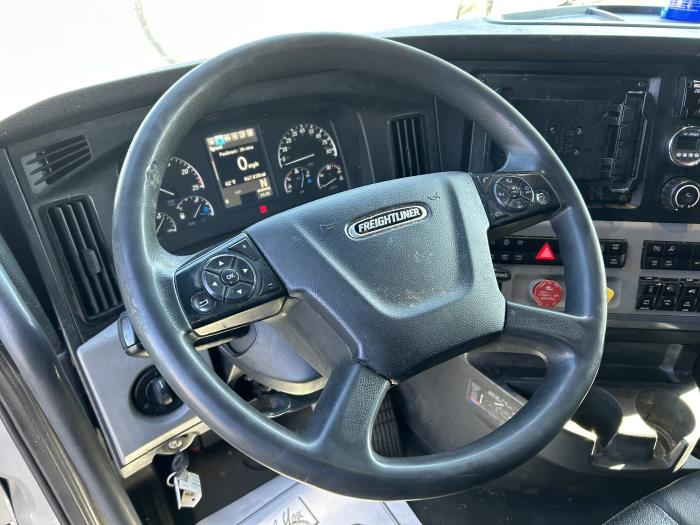 2021 Freightliner Cascadia-6