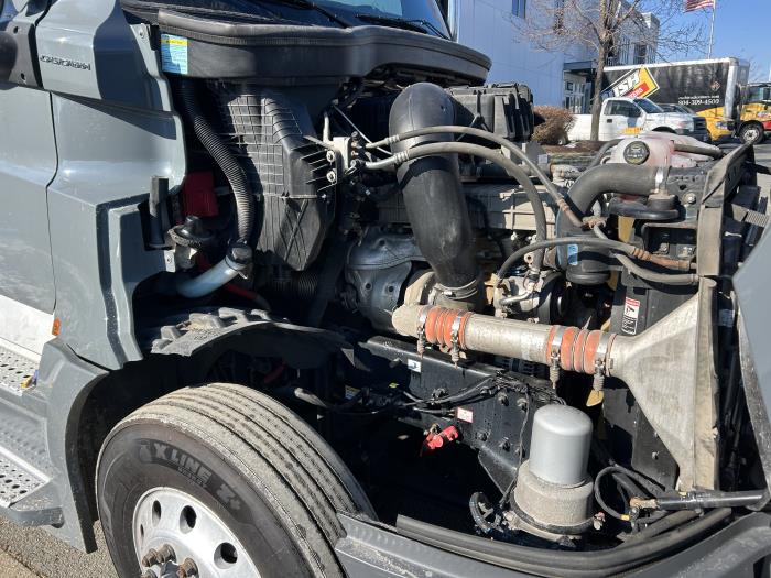 2021 Freightliner Cascadia-12