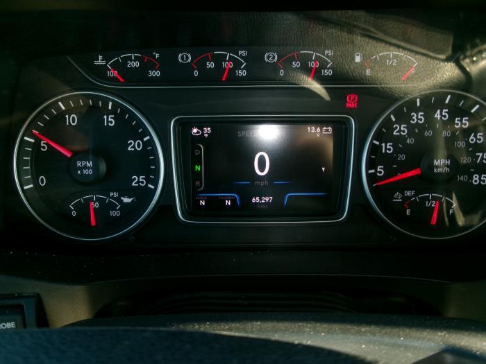 2023 International HX620-5