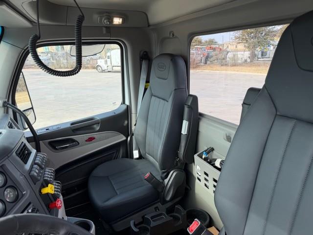 2027 Peterbilt 567-30