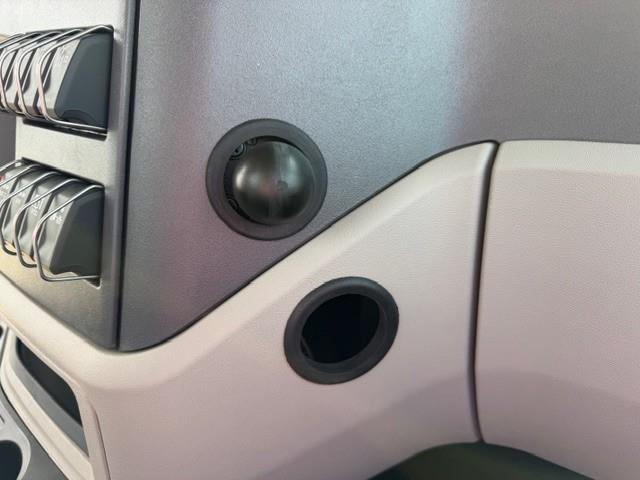 2027 Peterbilt 567-38