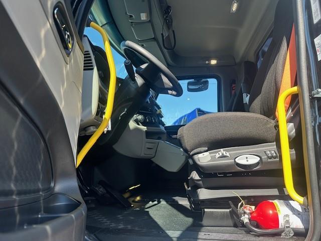 2026 Peterbilt 567-8