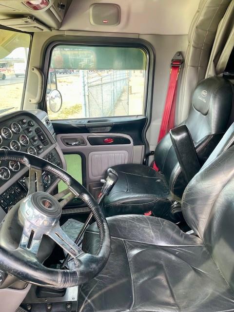 2021 Peterbilt 389-15