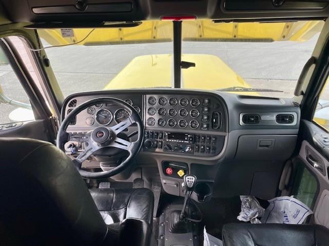 2021 Peterbilt 389-16