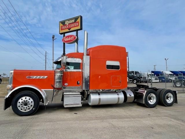 2021 Peterbilt 389-4