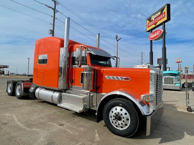2021 Peterbilt 389-8