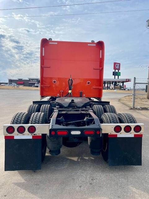 2021 Peterbilt 389-9