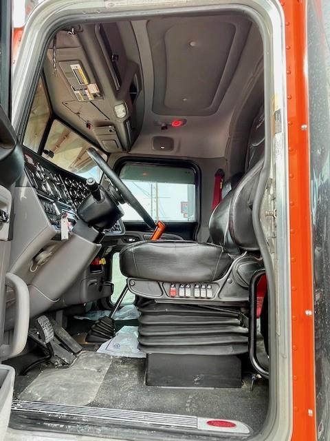 2021 Peterbilt 389-12