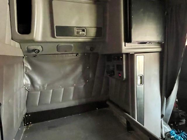 2021 Peterbilt 389-19