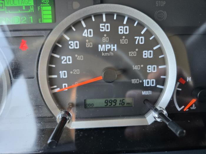 2022 Isuzu NPR-XD-10