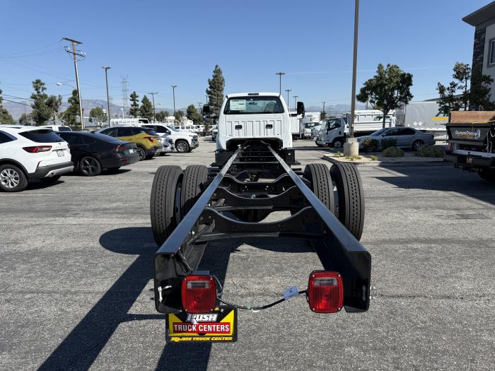 2027 Ford F-750-2