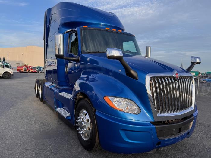 2022 International LT625-3