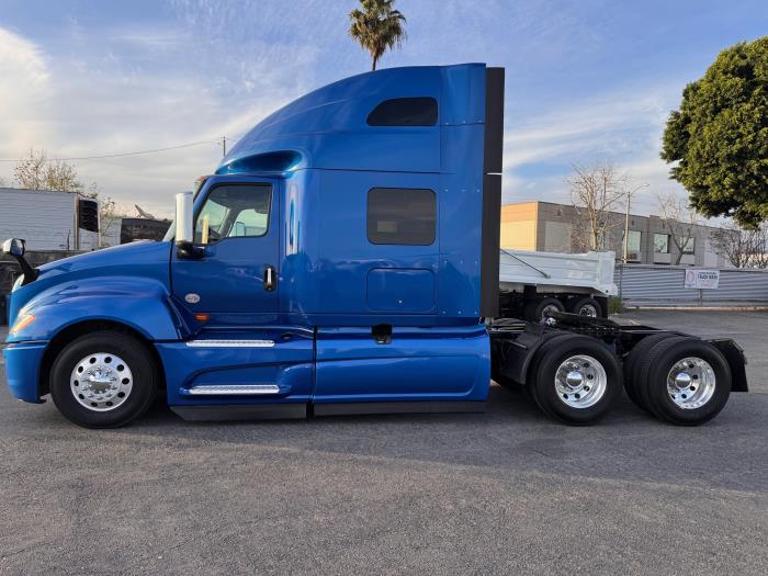 2022 International LT625-8