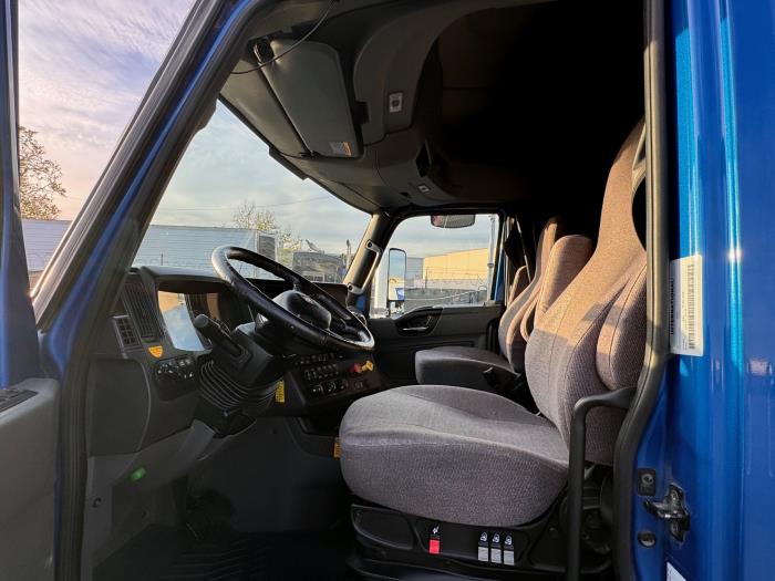 2022 International LT625-11