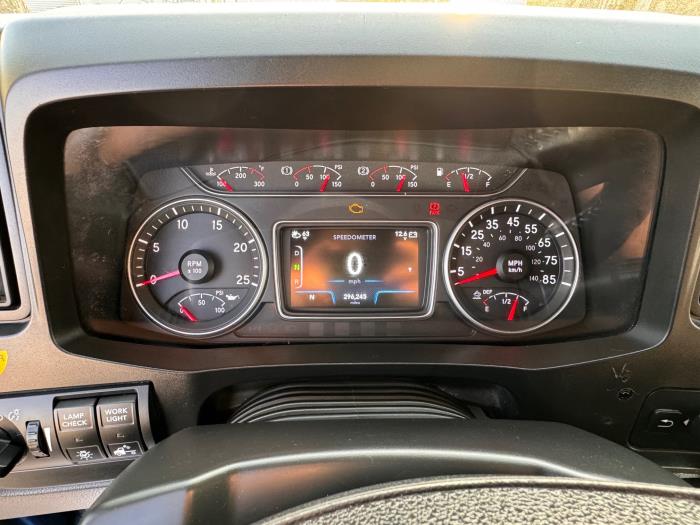 2022 International LT625-12