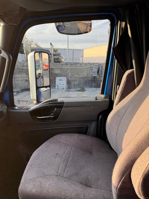 2022 International LT625-14